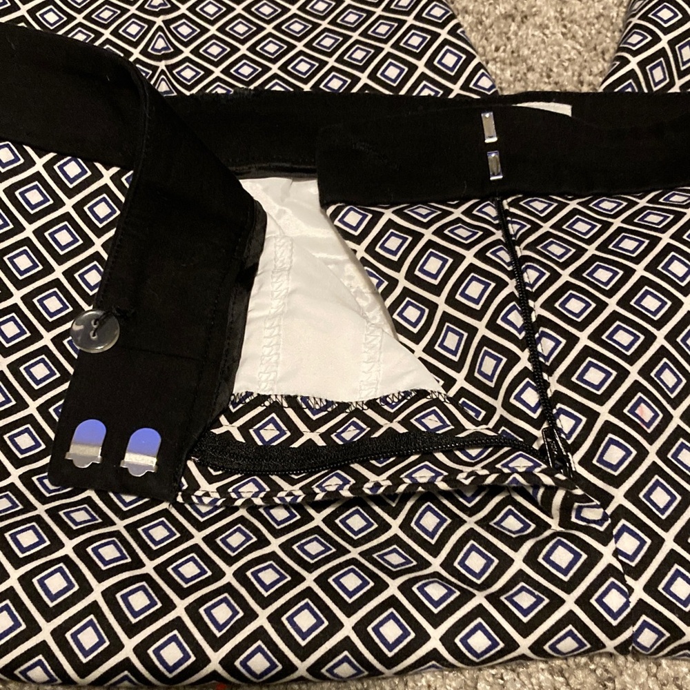 New Chico’s Black Top (lg) and Patterned Pants (14) Set - Picture 9 of 12